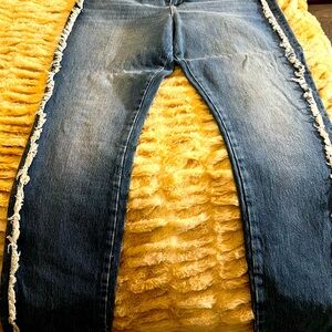 Good American, denim high raised- bootleg jeans